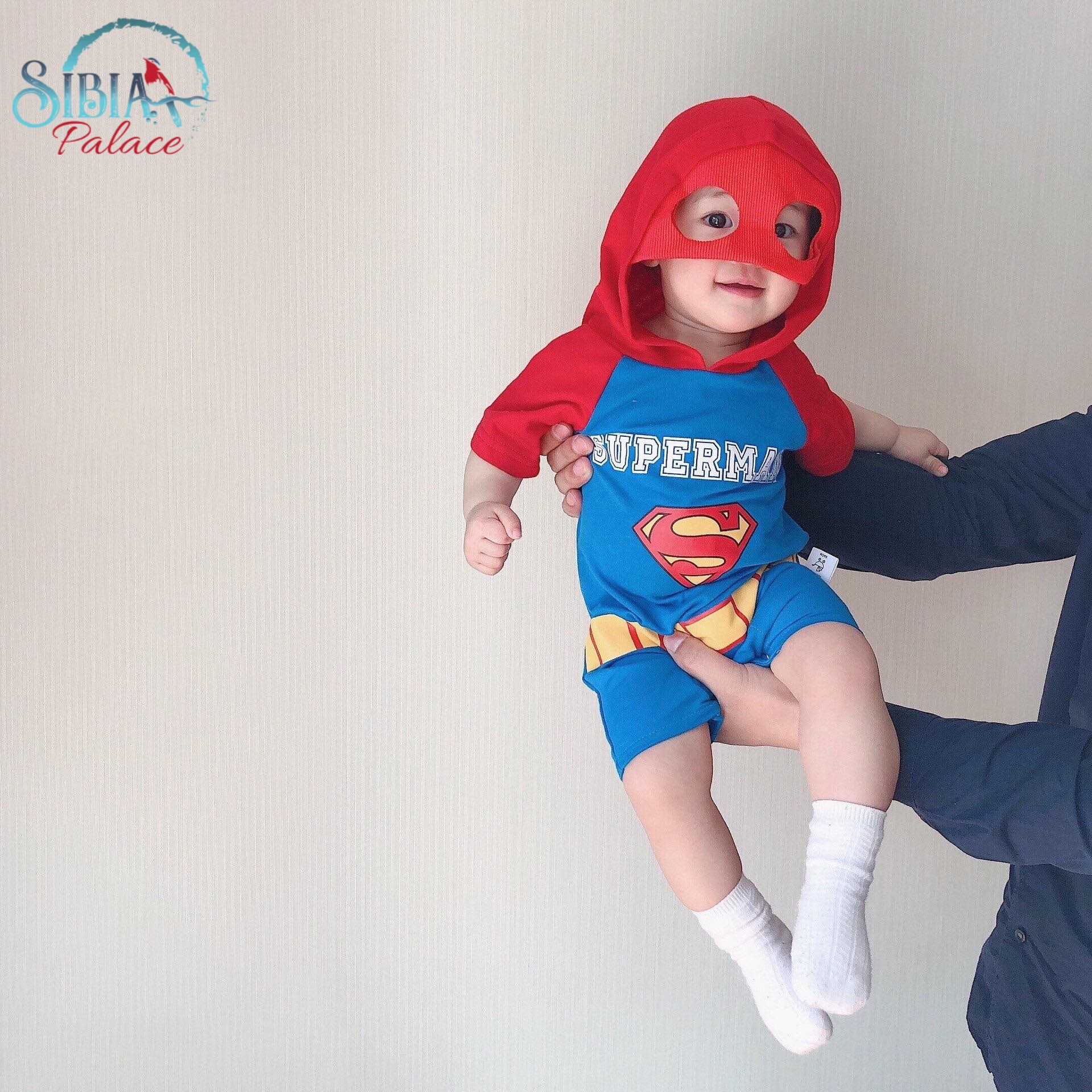 Adorabile costume da baby superman di Princess Italy